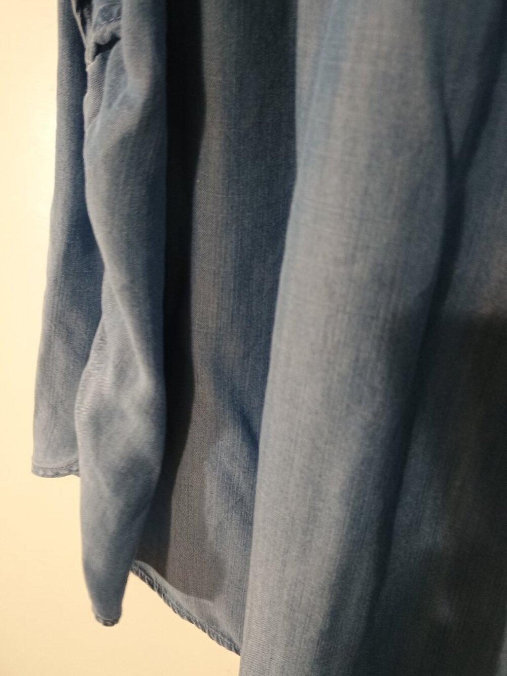 Liz Claiborne Woman 1X Chambray Embroidered Flutter Sleeve Blouse Boho Peasant - Picture 7 of 8
